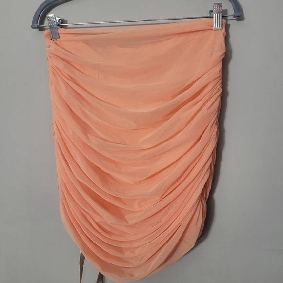 House of CB Peach Aubrey Gathered Mesh Mini Skirt NWT - Picture 3 of 10